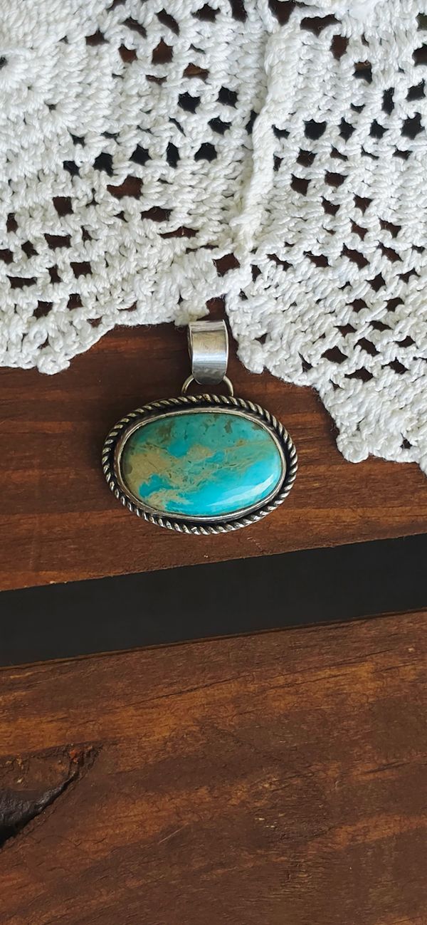 Emerald pendent